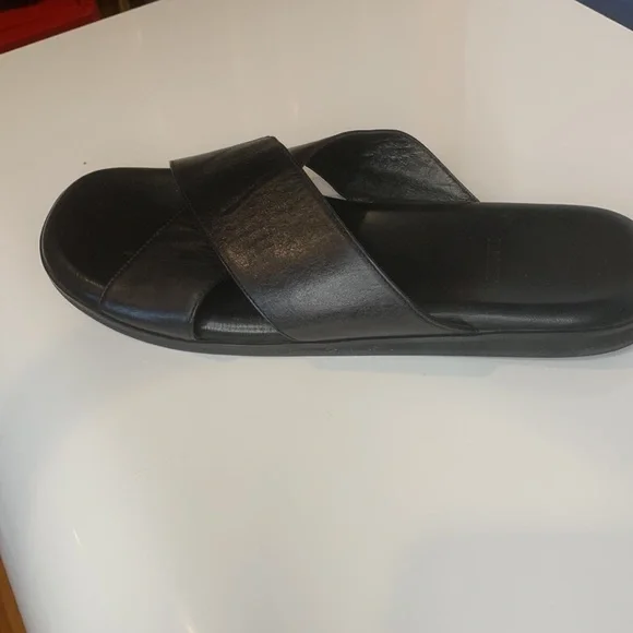 Bally, black leather cross strap sandals. - Picture 2 of 6